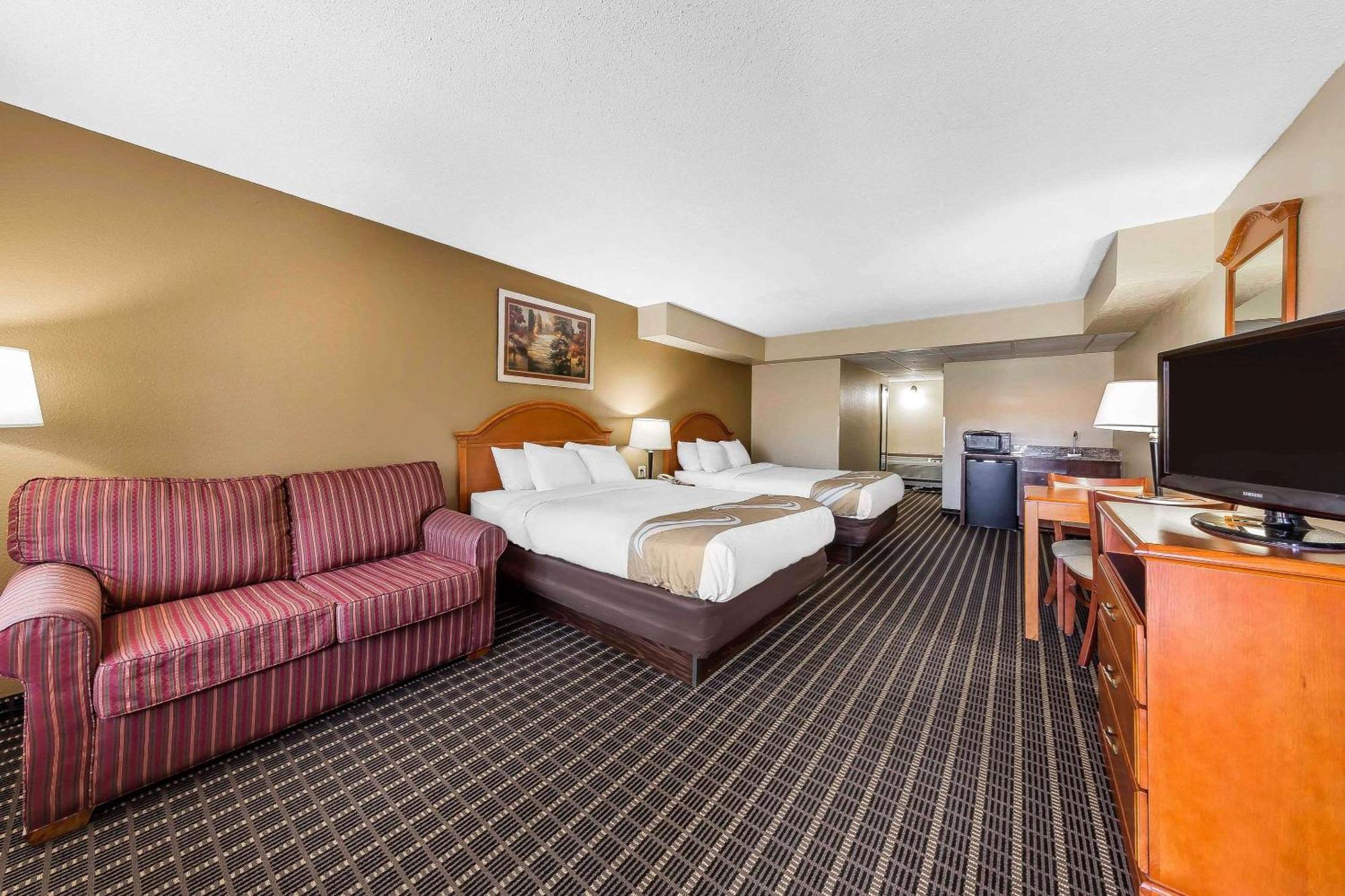 Queen Room Two Queen Beds Non-Smoking or Pet Friendly,1227791450:JPEG